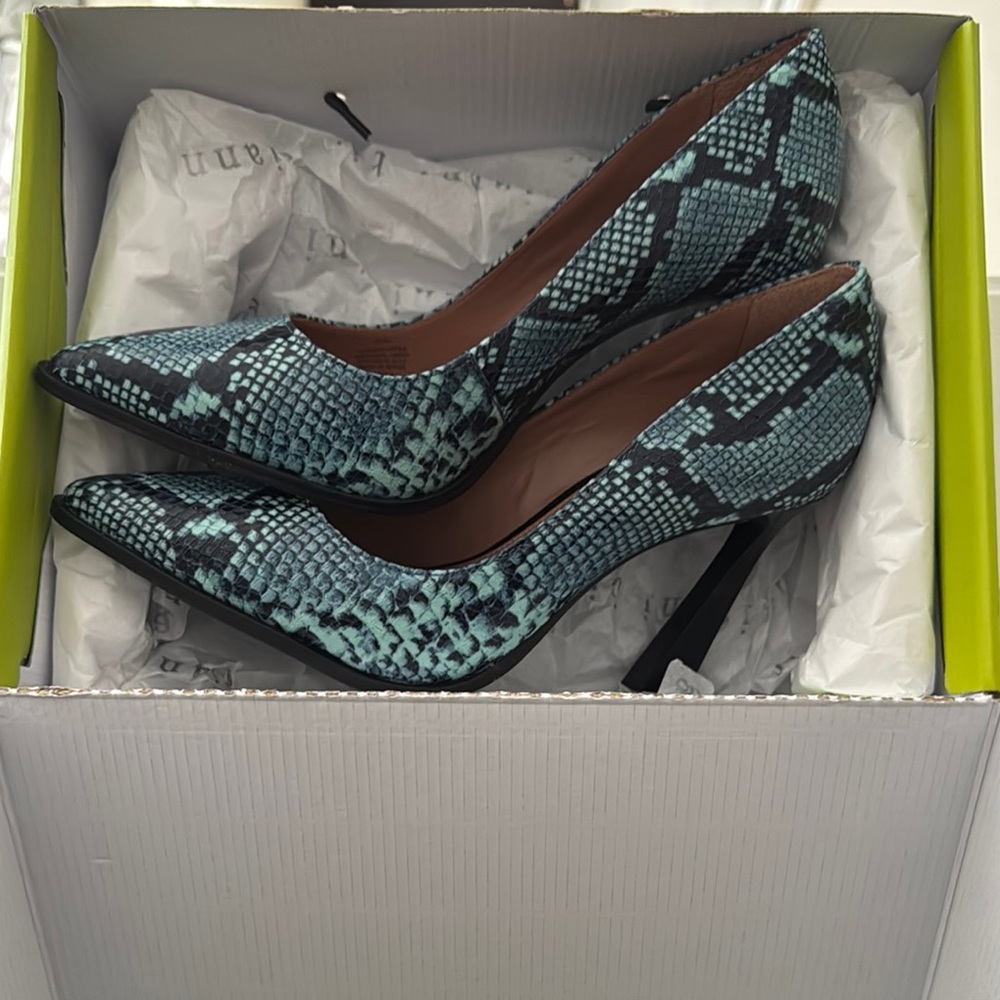 Gianni Bini Truby Heels (Teal Snakeskin)